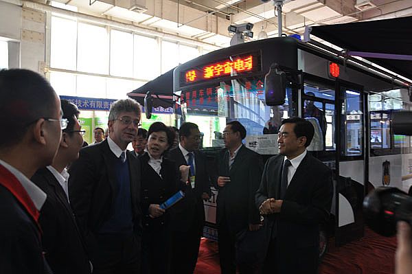 躍迪電動汽車參加節能減排與資源綜合利用博覽會