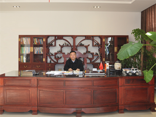 躍迪集團(tuán)董事長(zhǎng)呂洪濤恭祝大家2015年元旦快樂