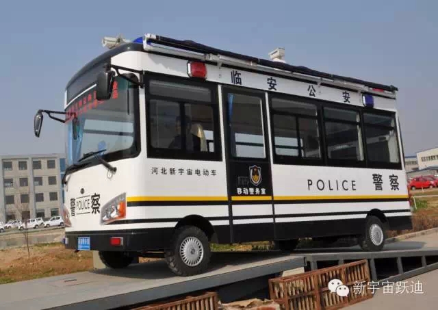 躍迪移動(dòng)警務(wù)室發(fā)車浙江臨安-維護(hù)治安秩序、利民利警。