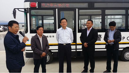 陜西省政協副主席、民革省委主委李曉東到躍迪集團陜西躍迪新能源汽車有限公司項目建設基地調研