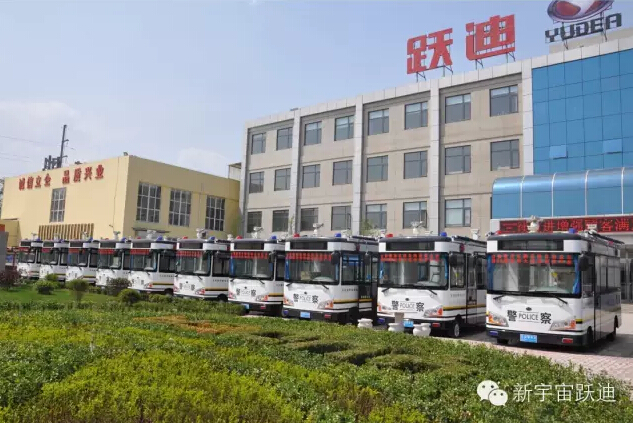 躍迪移動警務室執勤于保定東站—全天候執勤，確保人民安全