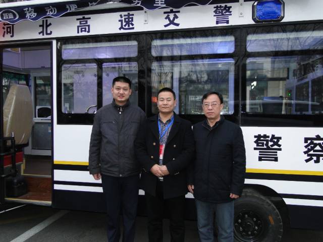 躍迪警務(wù)用車被評為“2015年度全國政府采購新能源車典范車型獎”—第11屆全國政府采購集采年會優(yōu)秀供應(yīng)商頒獎之汽車回顧