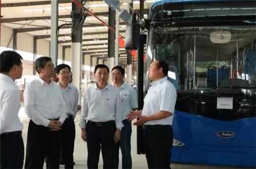 電動(dòng)公交車