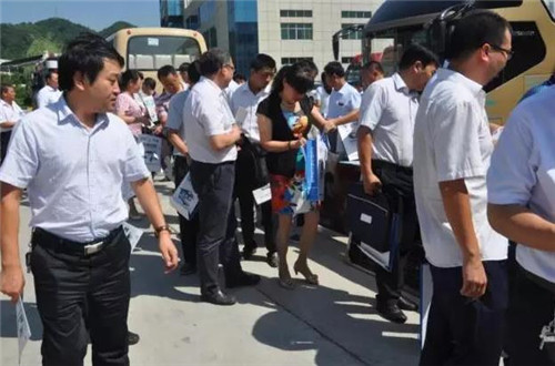 陜西商洛地產(chǎn)工業(yè)品促銷暨工業(yè)穩(wěn)增長推進會