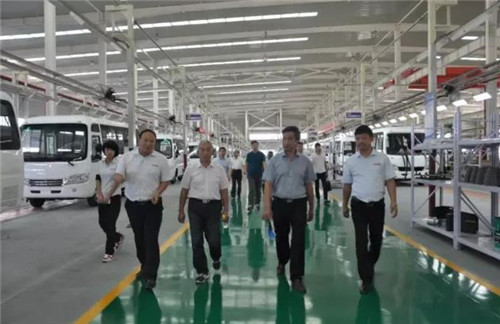 陜西省各高校專家、教授、學者一行到陜西躍迪公司調研