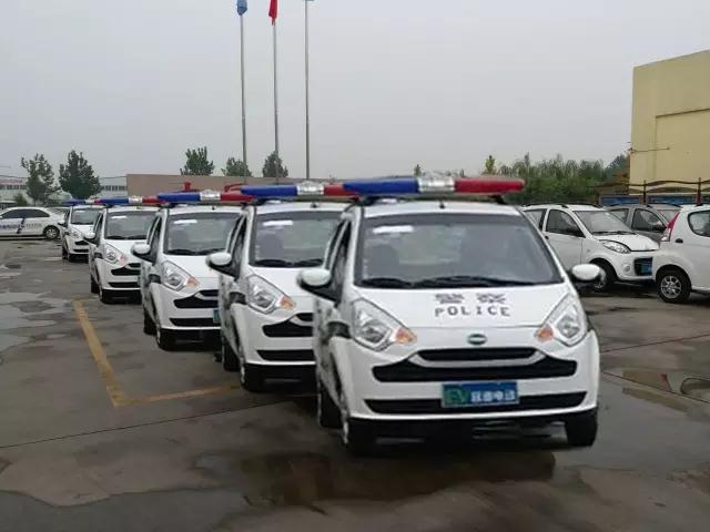 躍迪電動汽車準備出發