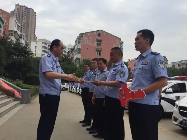 安徽阜陽太和縣公安局接受警務車輛儀式