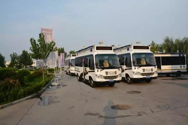 躍迪燃油版移動警務室順利發往天津
