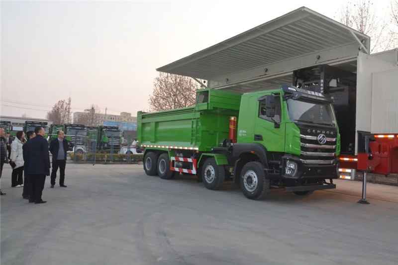 江西省新余市人民政府市長徐鴻一行蒞臨躍迪集團考察調研