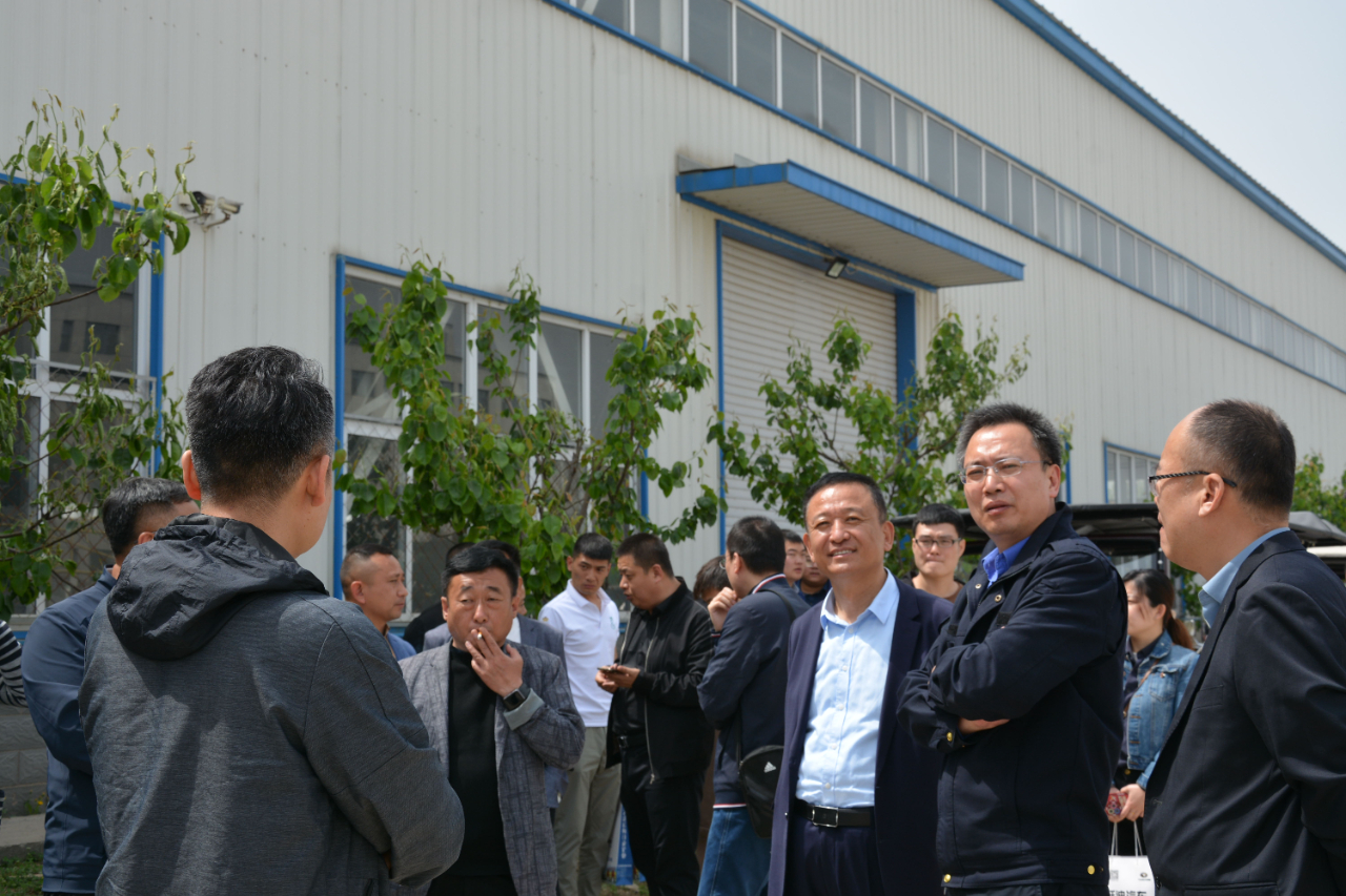 政府搭臺企業唱戲石家莊市渣土辦率21家企業蒞臨躍迪集團參觀考察