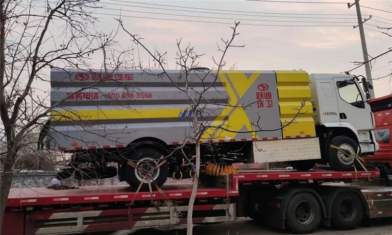 助力城市清潔美麗丨躍迪純電動洗掃車發車