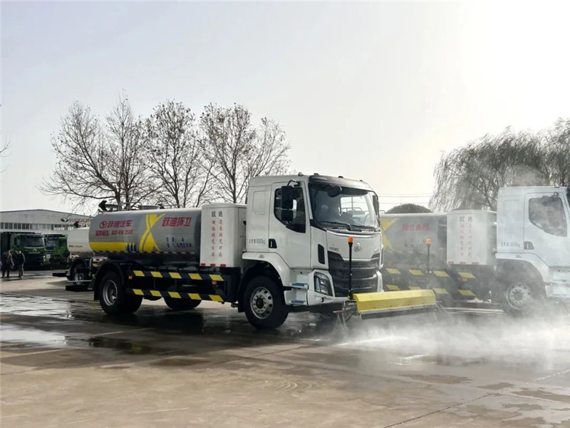 低碳環(huán)保 除霾降塵丨躍迪新能源多功能抑塵車、清洗車強(qiáng)強(qiáng)組合